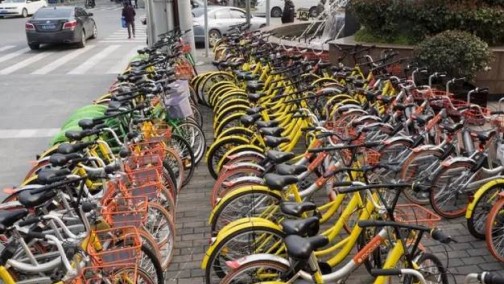 共享单车垃圾成山：年产废钢30万吨，等同5艘航母！再不清场，真的放不下了！