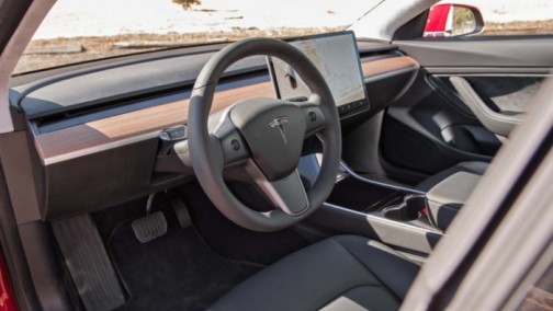 国人最快明年买到特斯拉Model 3