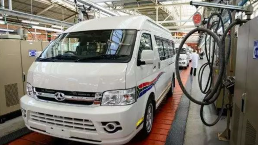 北京汽车在南非发布柴油版Sasuka小型客车