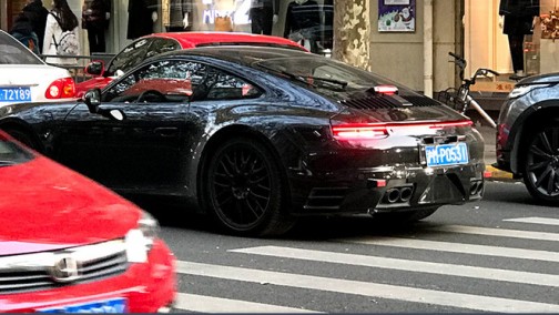 保时捷全新911曝国内谍照 配一体式尾灯