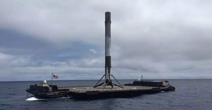 SpaceX “重型猎鹰 SpaceX “重型猎鹰