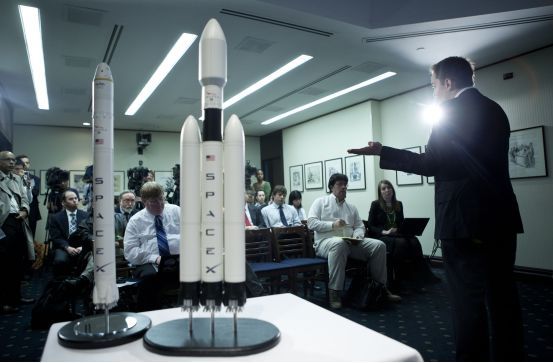SpaceX “重型猎鹰 SpaceX “重型猎鹰