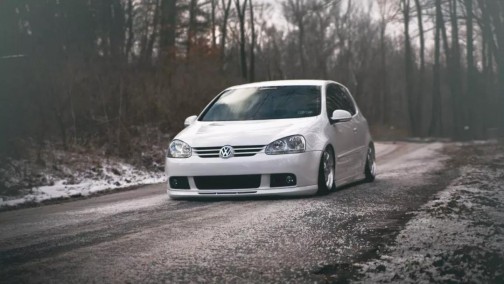 据中国汽车工业协会数据，上汽、东风、一汽今年1月销量呈两位数增长，北汽和长安销量有所下降