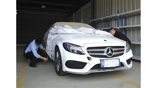 第三方认定奔驰不存在失控 律师:车主或负民事责任