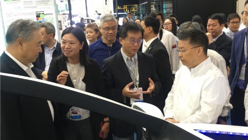 香港新能源产业展馆亮相第十九届武汉汽车展览会