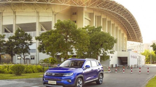 当红小型SUV，你选长安CS35 PLUS还是名爵ZS？