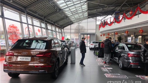 京城换购偏爱高档车 租牌价格水涨船高