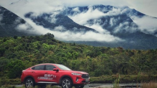 你可以不懂故宫吉服的美，但你不能不懂哈弗F7x的潮！