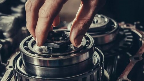 沃尔沃汽车和吉利计划整合内燃机业务；特斯拉第三季度交付量创纪录，中国工厂将于10月份开始生产
