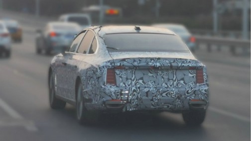 红旗H9 2.0T路试谍照曝光 外观比奥迪A6L更霸道的中大型轿车