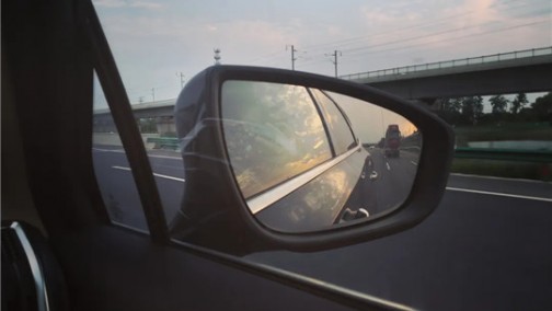 李斌向上，戴雷向下