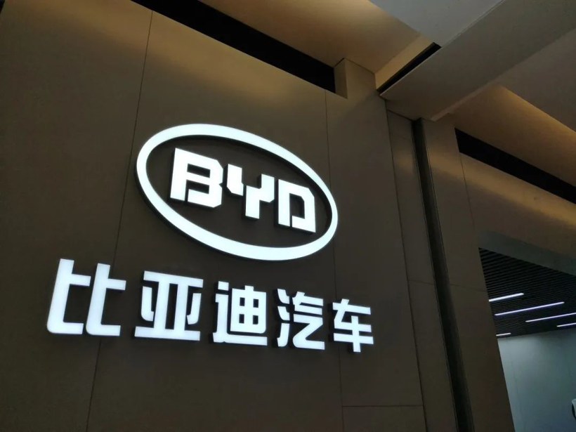 产业狂飙背后，传统汽车重镇转型阵痛